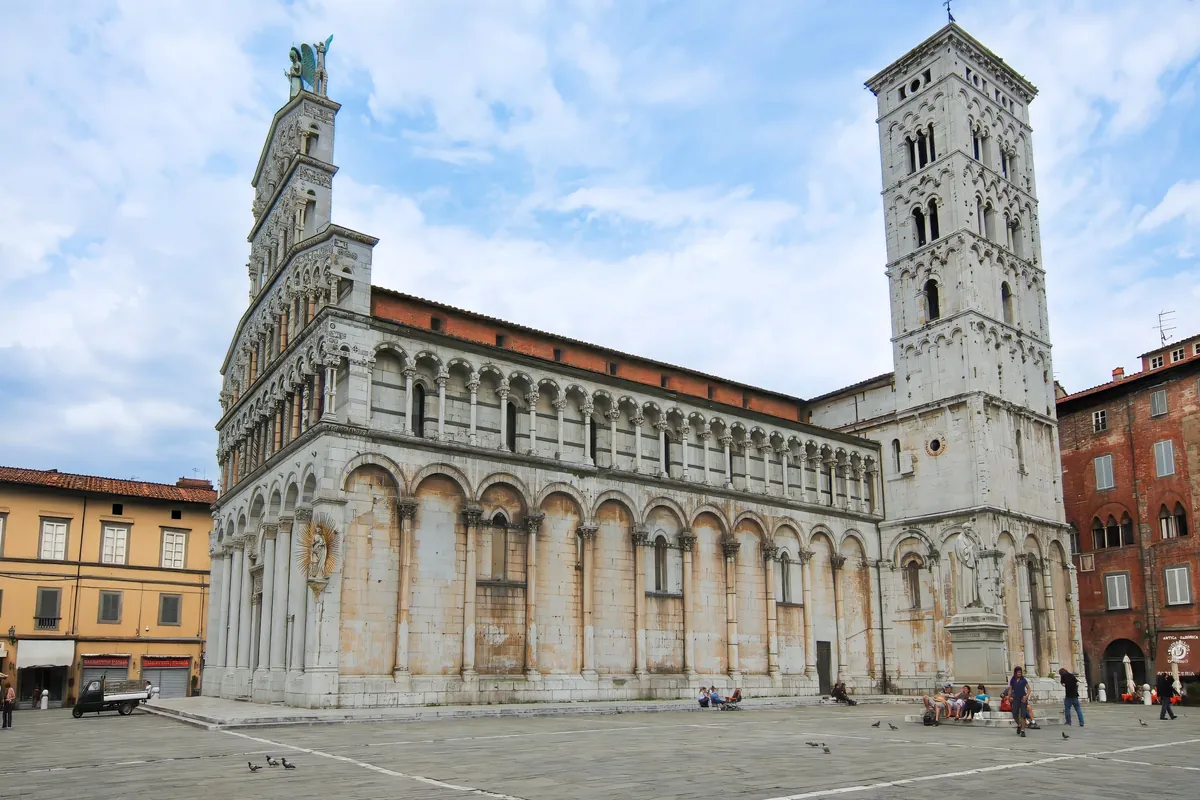 Day trip to Pisa and Lucca thumbnail 3