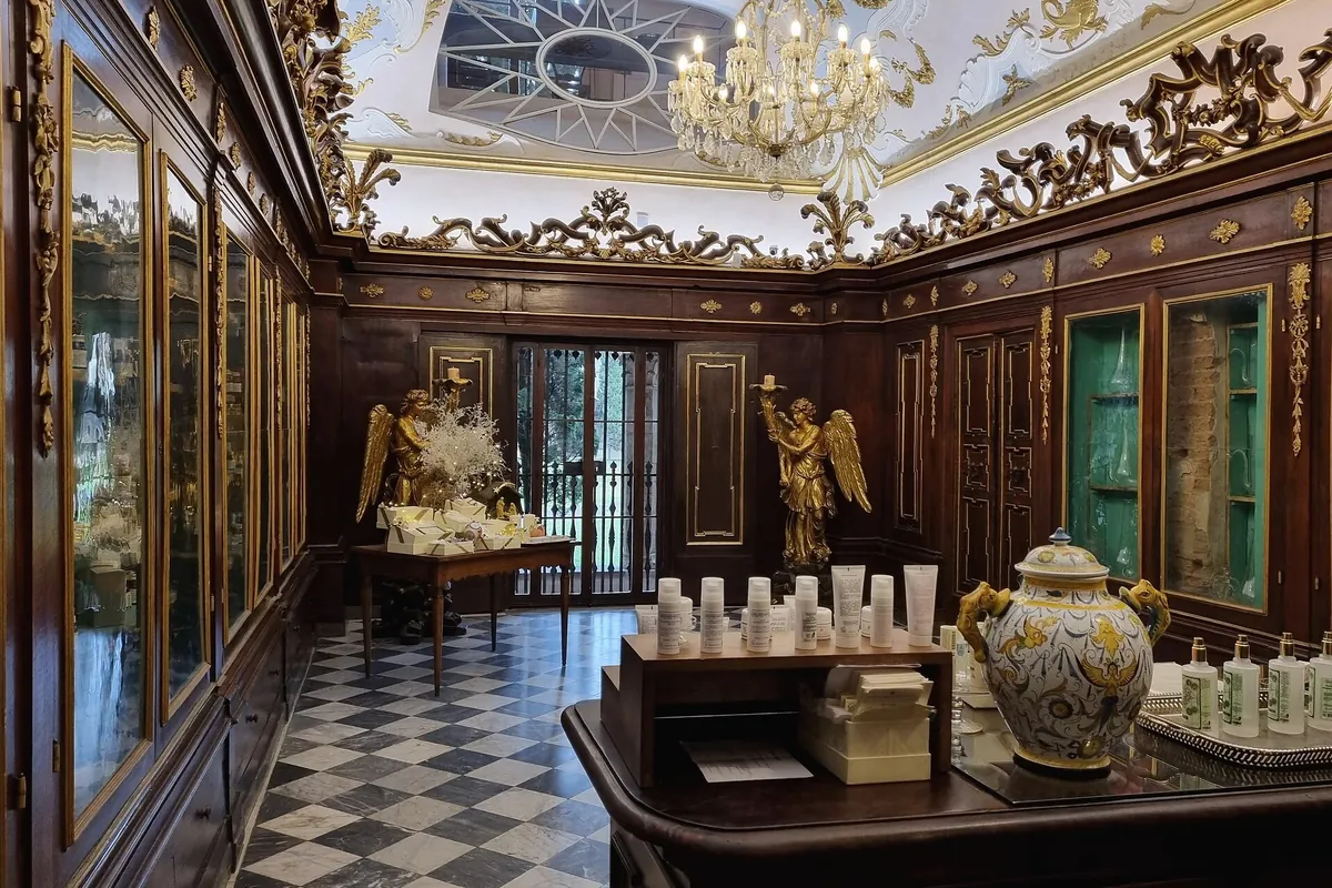 Officina Profumo-Farmaceutica di Santa Maria Novella thumbnail 2