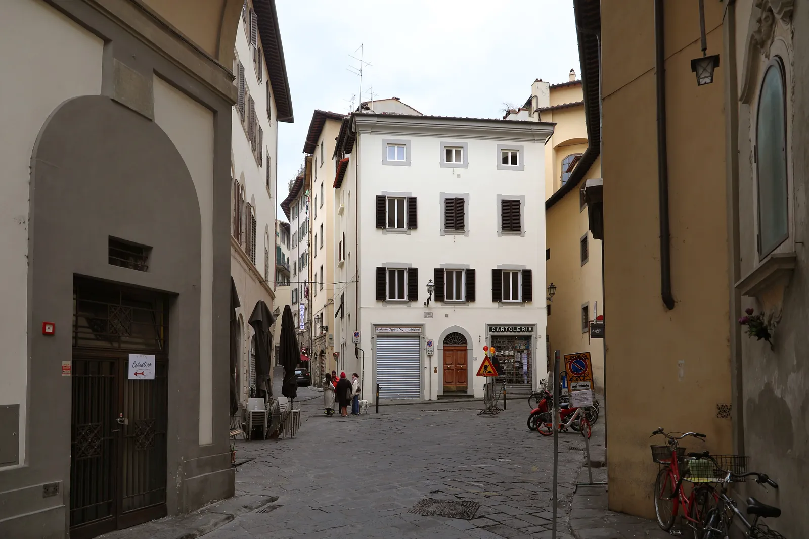 Piazza de' Rossi, the small square where Le Volpi e l'Uva is