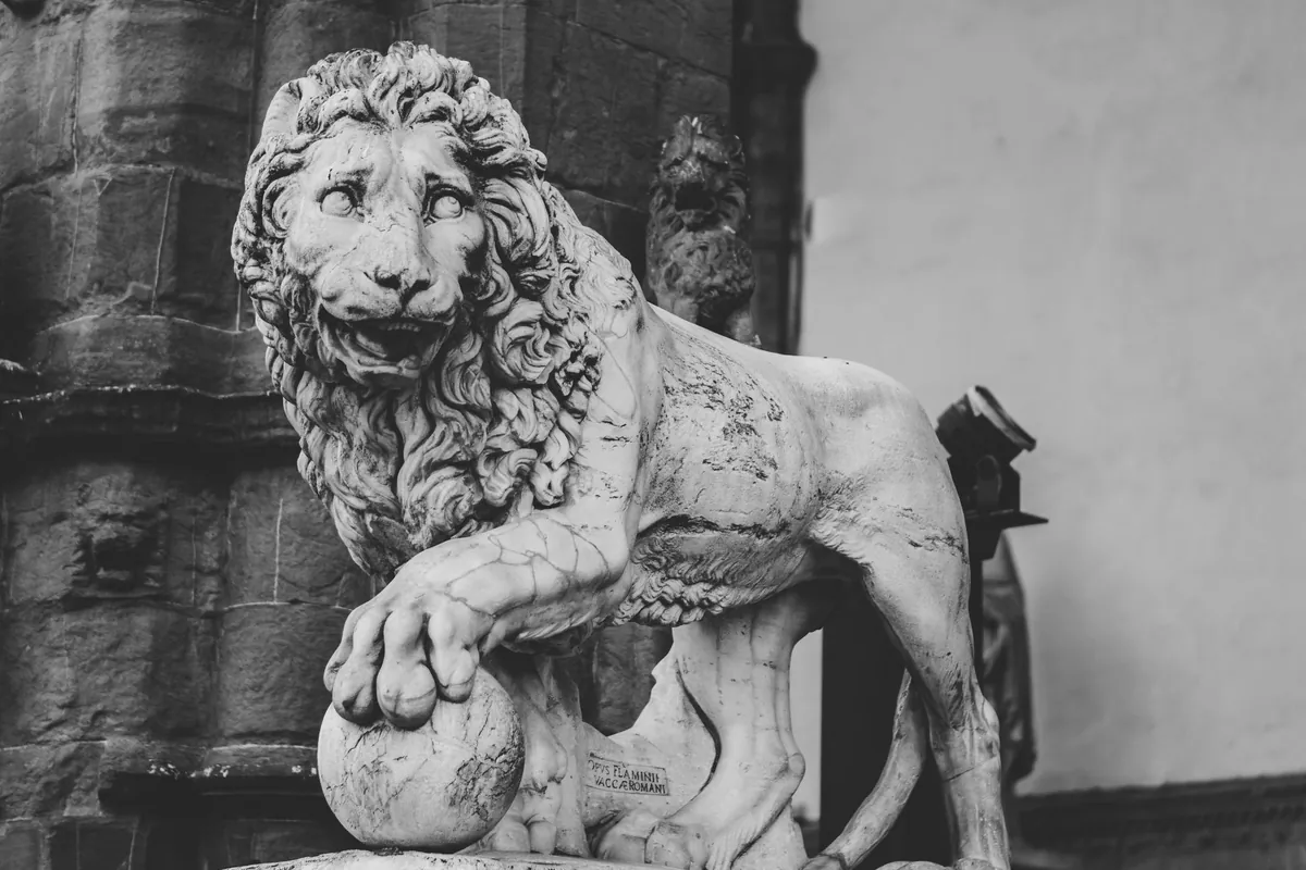 Piazza della Signoria and the Loggia dei Lanzi thumbnail 3