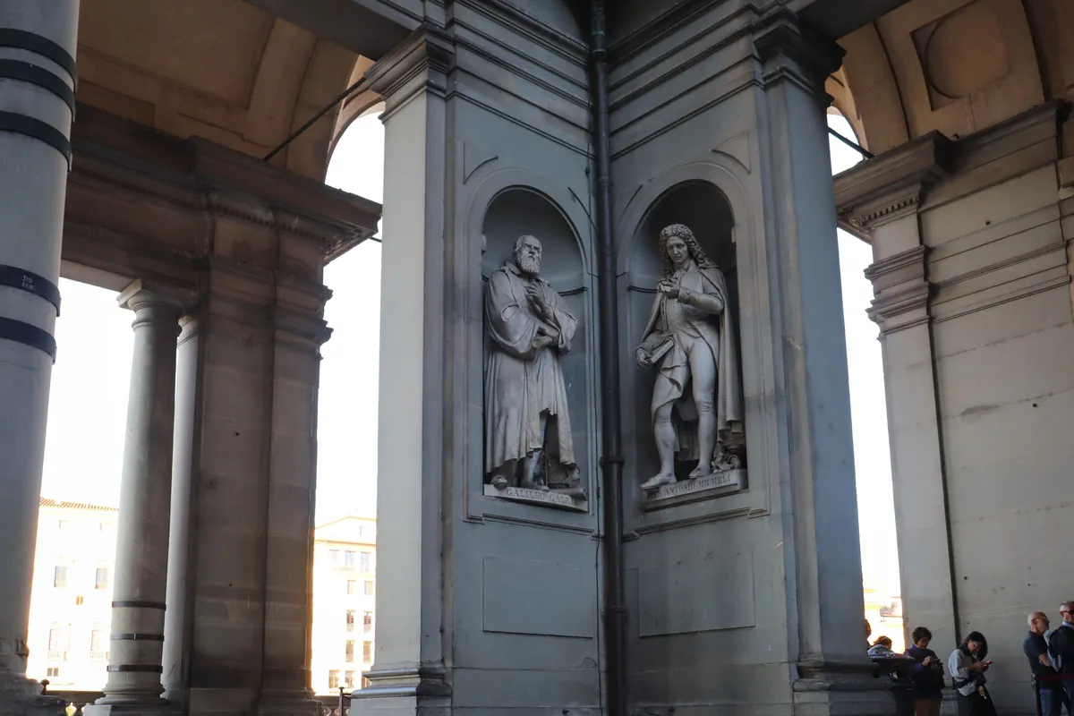 Statues in the niches of the Uffizi colonnade